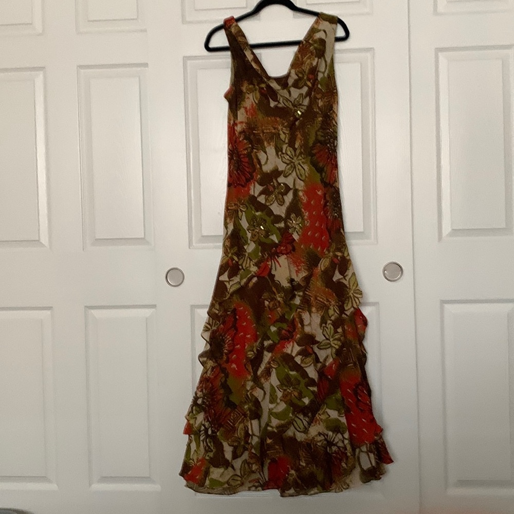 Robbie Bee SIZE 12 multi-colored maxi dress.  Beautiful on 😁.